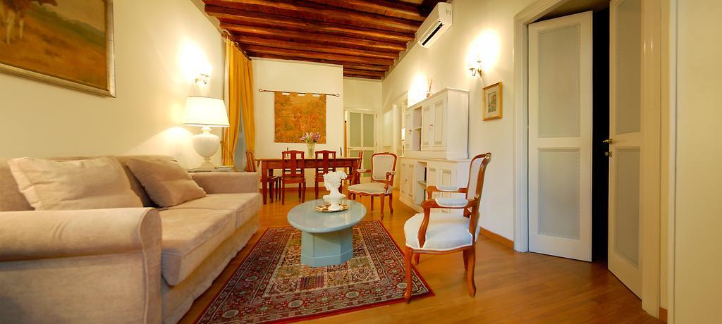 Piazza Di Spagna Sweet Home Рим Екстериор снимка