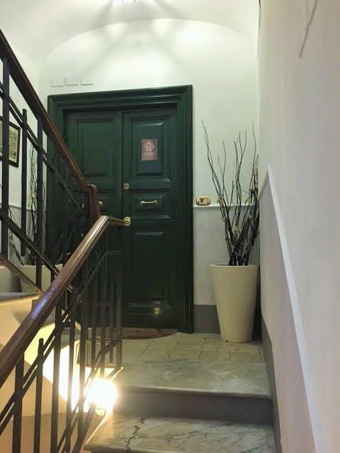 Piazza Di Spagna Sweet Home Рим Екстериор снимка