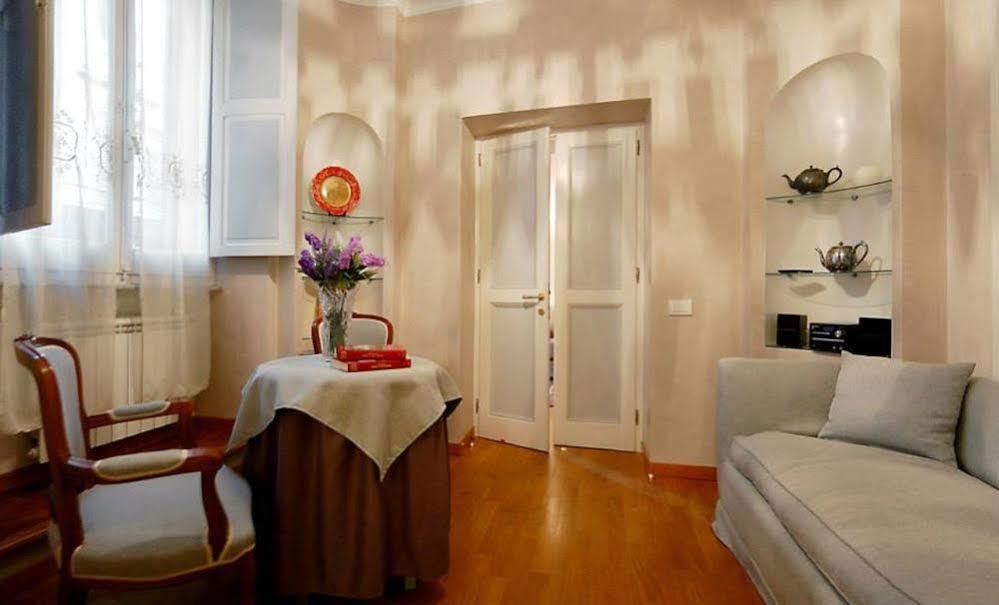 Piazza Di Spagna Sweet Home Рим Екстериор снимка